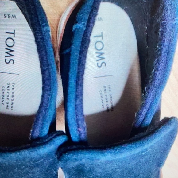 Toms Black Paxton Platform slip on shoes - Picture 5 of 5